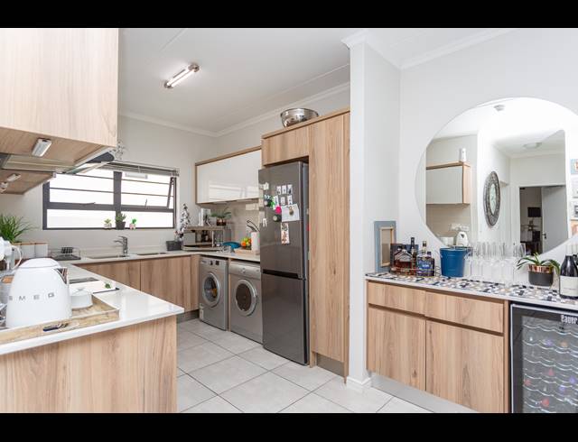 3 BEDROOM APARTMENT FOR SALE IN RICHWOOD